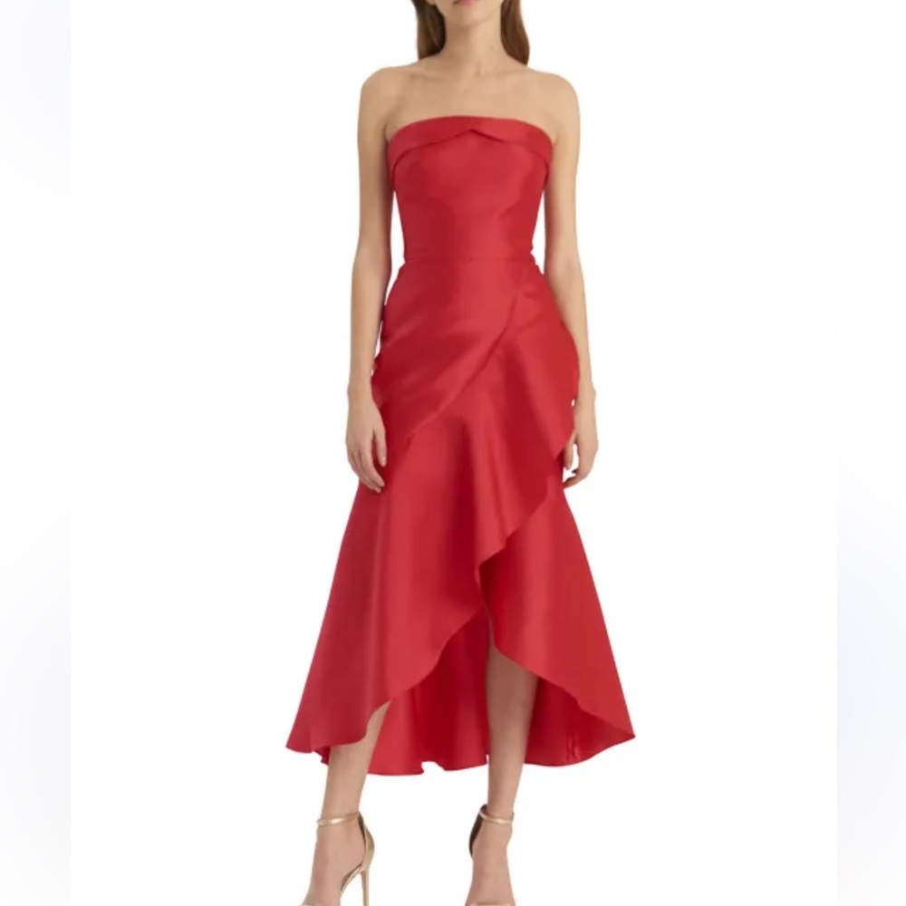 Monique Lhuillier Elegant Red Evening Dress